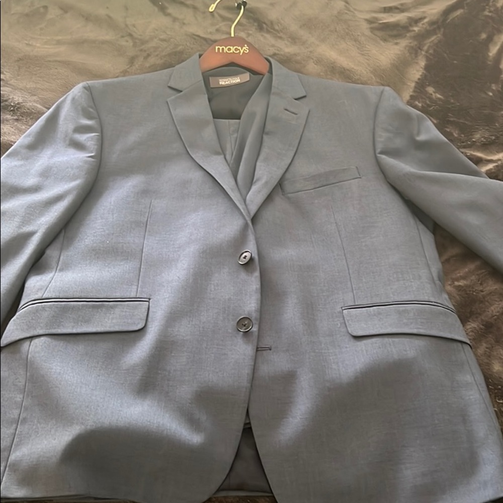 Kenneth Cole Reaction 3 Peace suit